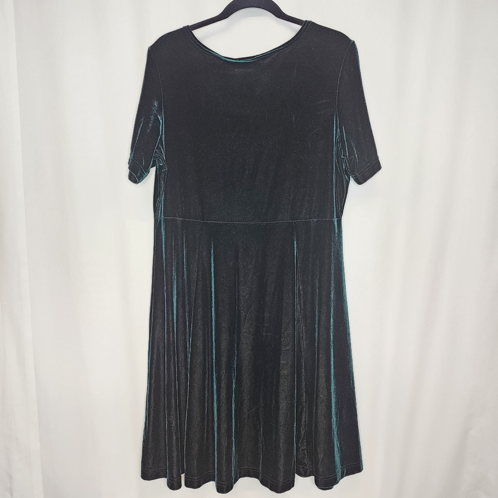 Hillard & Hanson Sz XL Green Velvet Fit & Flare Short Sleeve Made in USA Dress - Picture 5 of 10